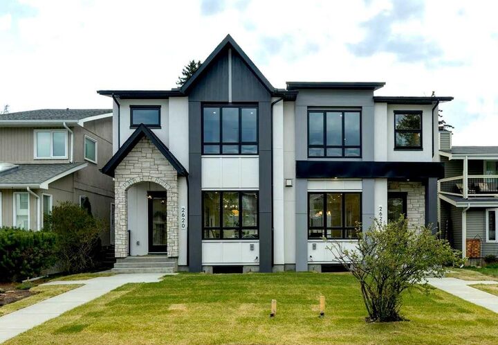 Property Photo:  2622 30 Street SW  AB T3E 2M2 