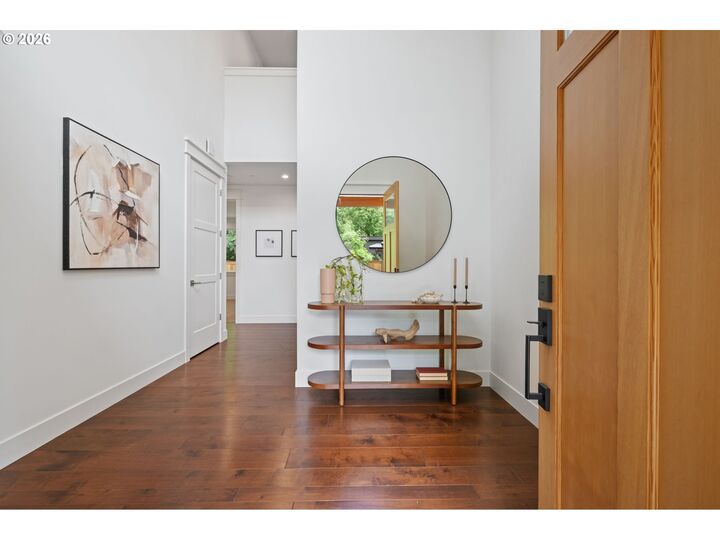 Property Photo:  3850 Lake Grove Ave  OR 97035 