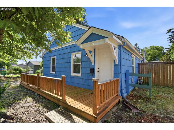 Property Photo: 6016 NE Alberta St OR 97218