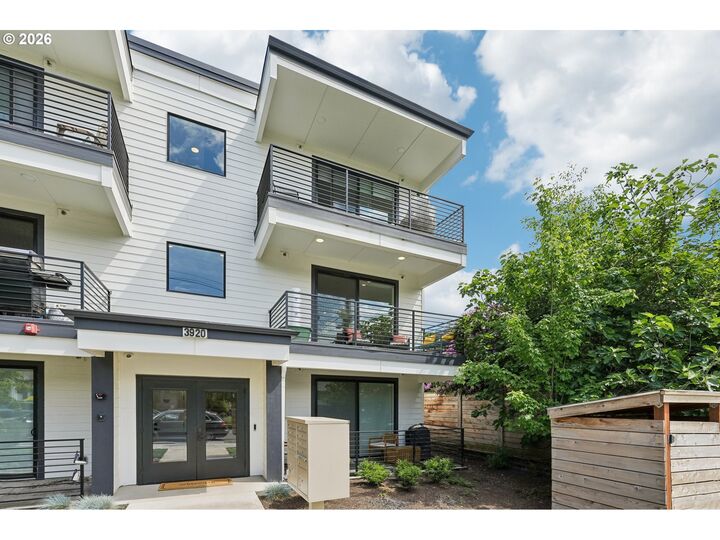 Property Photo: 3920 N Montana Ave 202 OR 97227