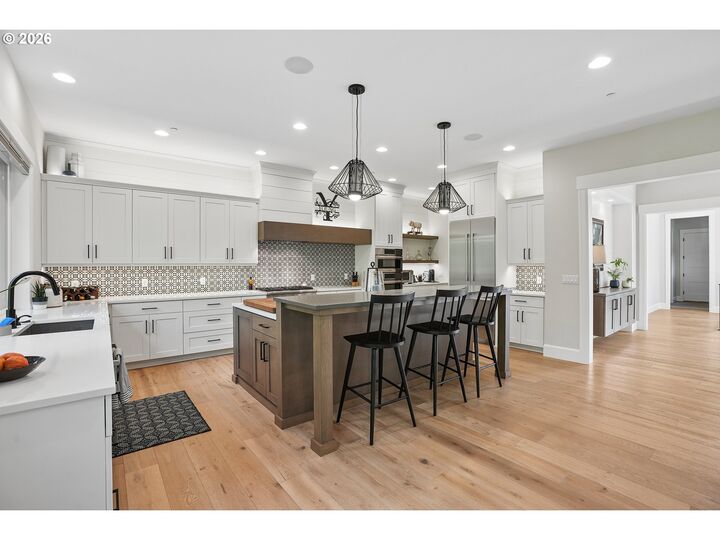 Property Photo: 18965 Pilkington Rd OR 97035