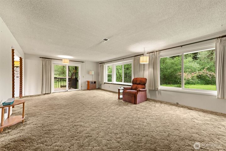 Property Photo:  5615  Maltby Road  WA 98072 