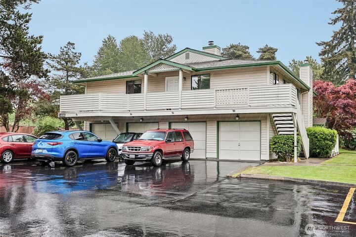 Property Photo:  1606  201st Place SE 9-D  WA 98012 
