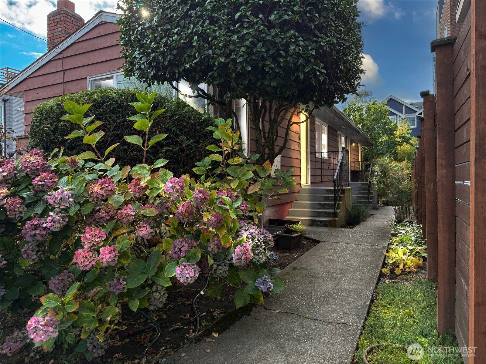 Property Photo:  1409 NW 65th Street 1  WA 98117 