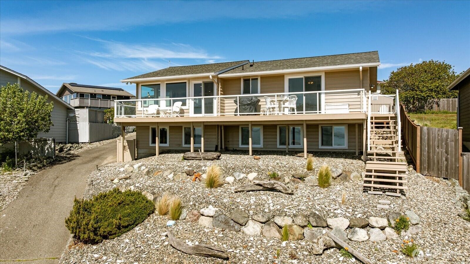 Property Photo:  724  Hacienda Dr  WA 98239 