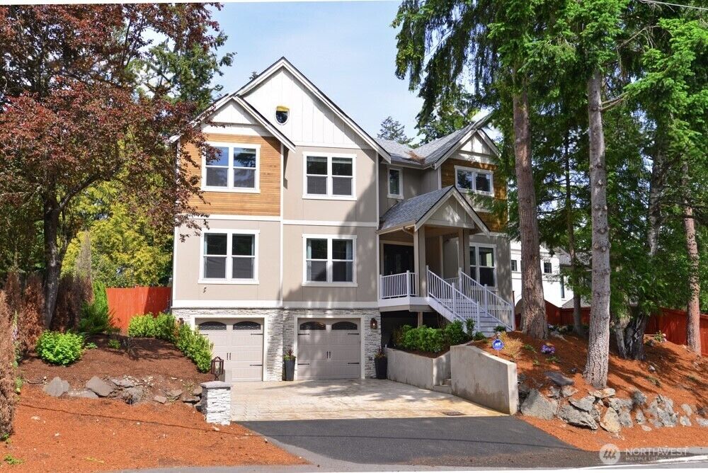 Property Photo:  1808  104th Avenue SE  WA 98004 