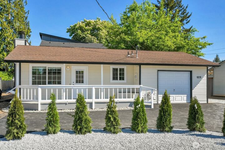 Property Photo:  629  107th Place SW  WA 98204 