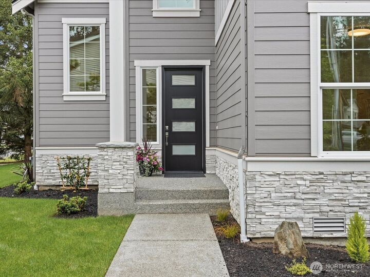 Property Photo:  9205 NE 175th Street B  WA 98011 