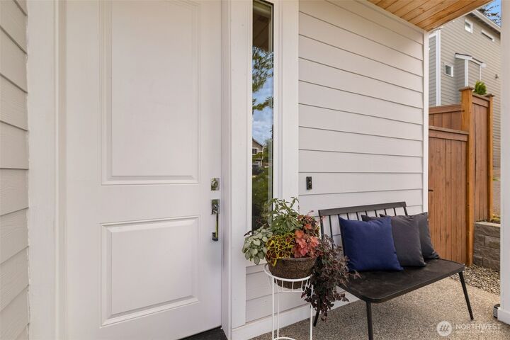Property Photo:  2729 S 124th Lane  WA 98168 