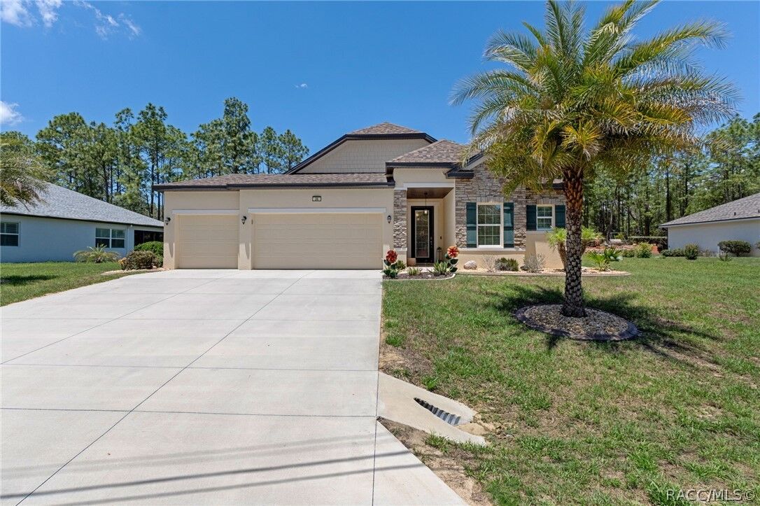 Property Photo:  26 Fringetree Street  FL 34446 