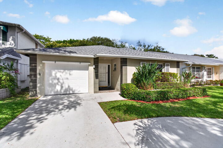 Property Photo: 201 Del Rio Boulevard FL 33432