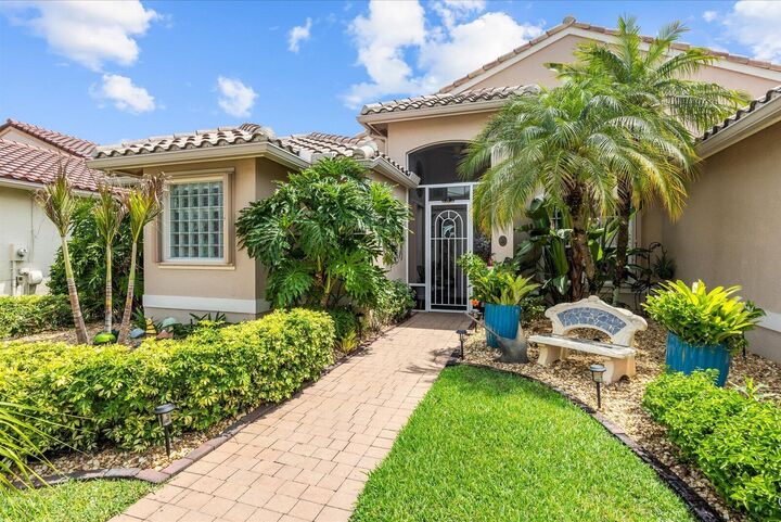Property Photo: 482 NW Blue Lake Drive FL 34986