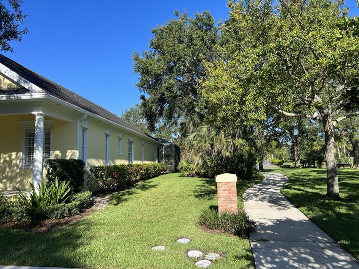 Property Photo:  180 Barbados Drive  FL 33458 