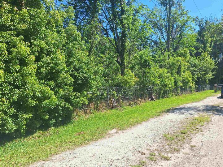 Property Photo:  5374 Sloan Ln  FL 32244 