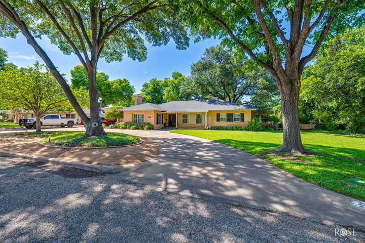 Property Photo:  2620 Live Oak Street  TX 76901 