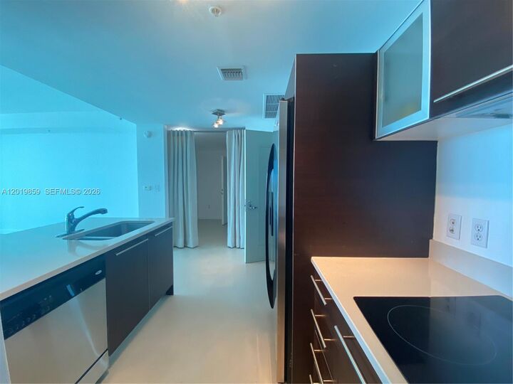 Property Photo:  1900 N Bayshore Dr 3216  FL 33132 