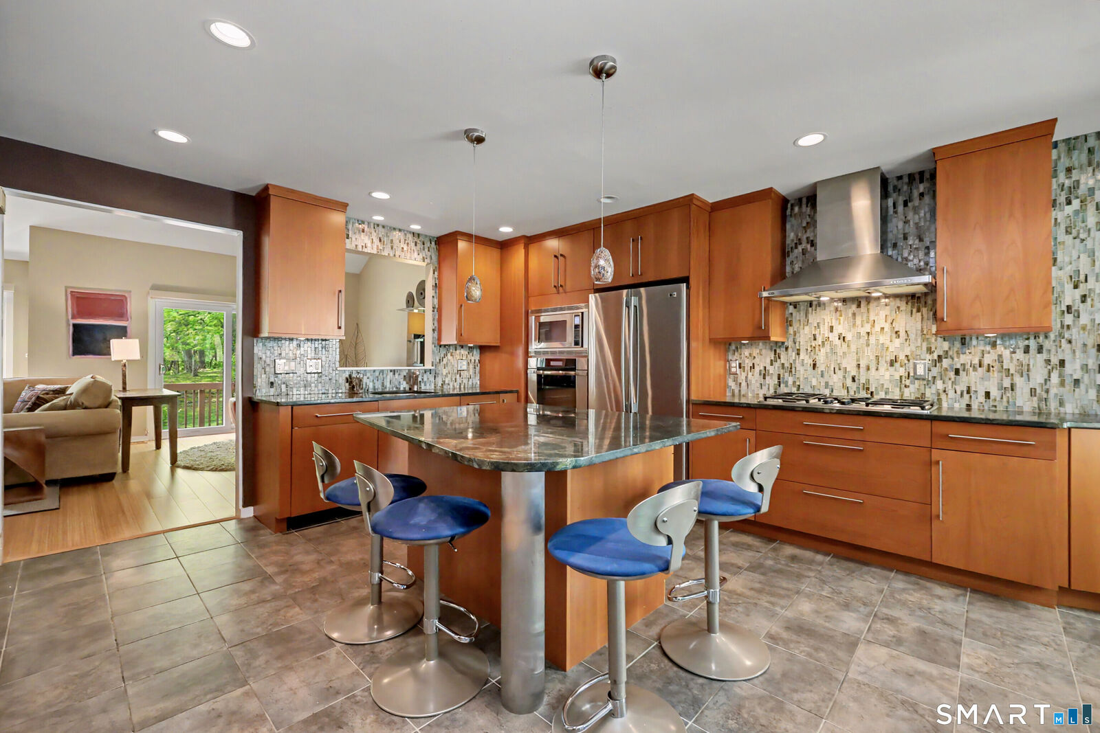 Property Photo:  690 Forest Road 642  CT 06516 