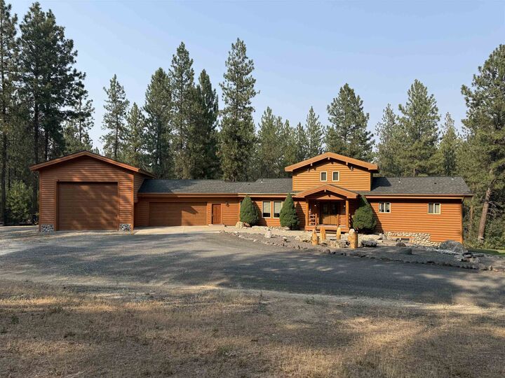 Property Photo: 9114 S Thomas Mallen Rd WA 99004