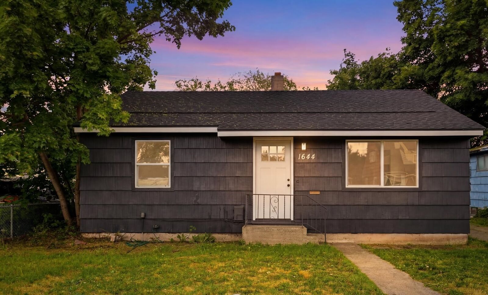 Property Photo:  1644 E Longfellow Ave  WA 99207 