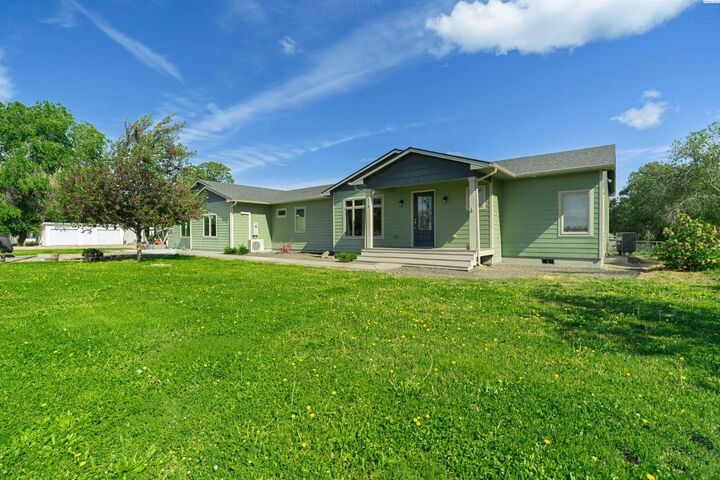 Property Photo:  573 E Sunset Dr  WA 99323 