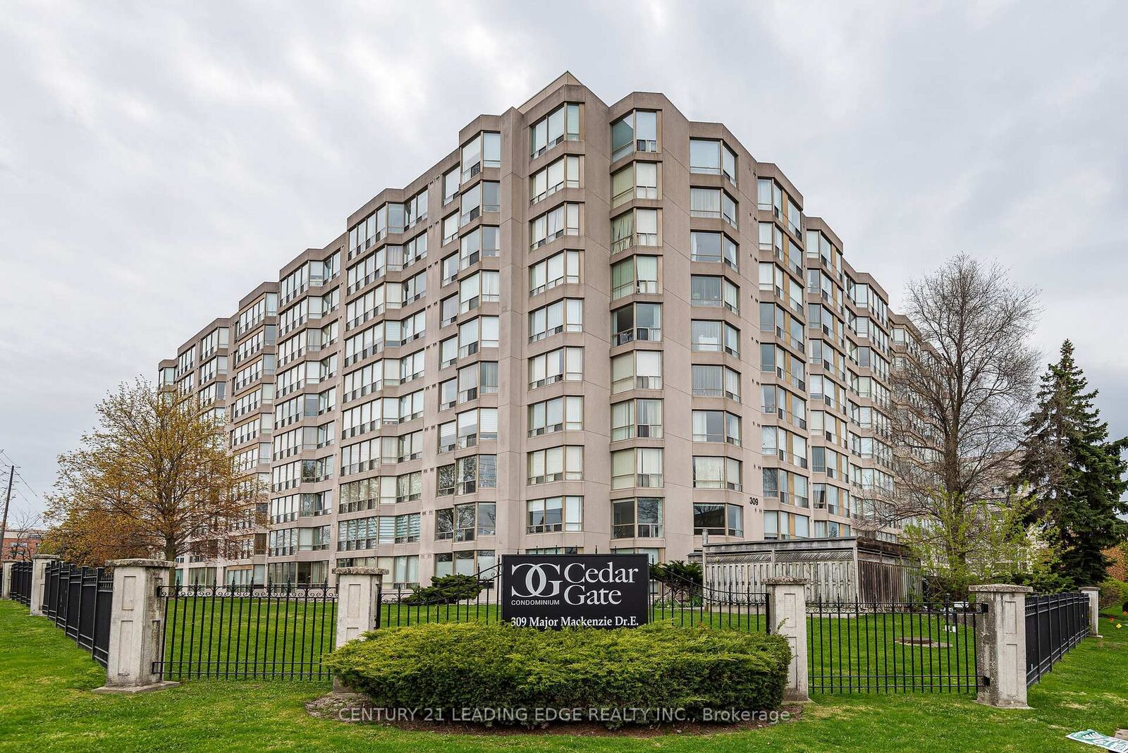 Property Photo: 309 Major Mackenzie Drive E 411 ON L4C 9V5