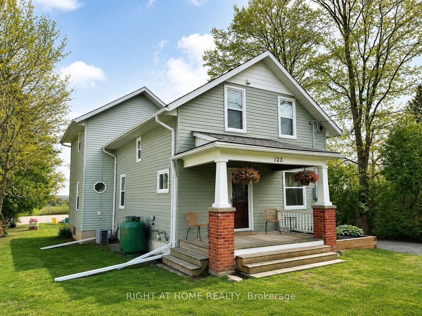 Property Photo: 123 John Street ON K0M 2T0