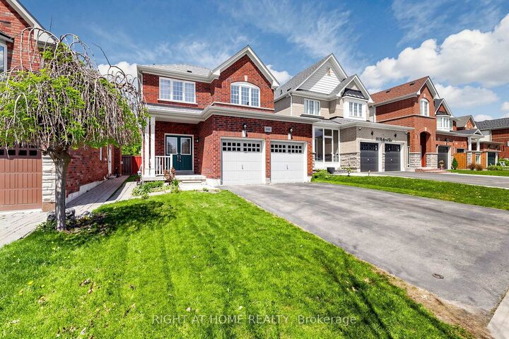 Property Photo: 648 Blackwood Boulevard ON L1K 0G7
