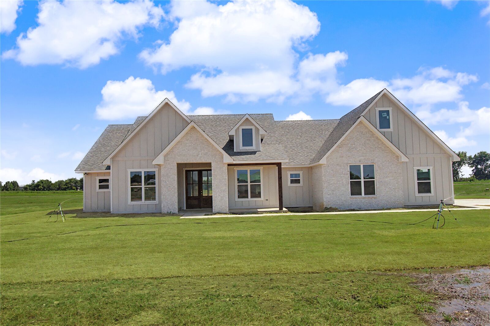 Property Photo:  1315 E Gunner Lane  OK 74403 