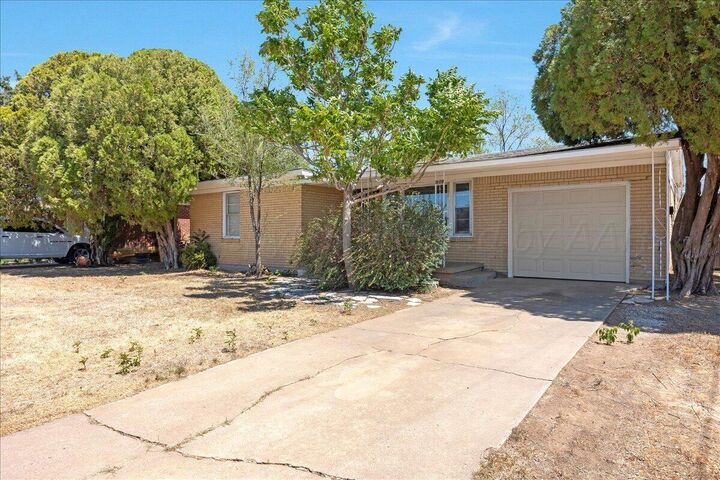 Property Photo:  1609 SW 35th Avenue  TX 79109-4911 