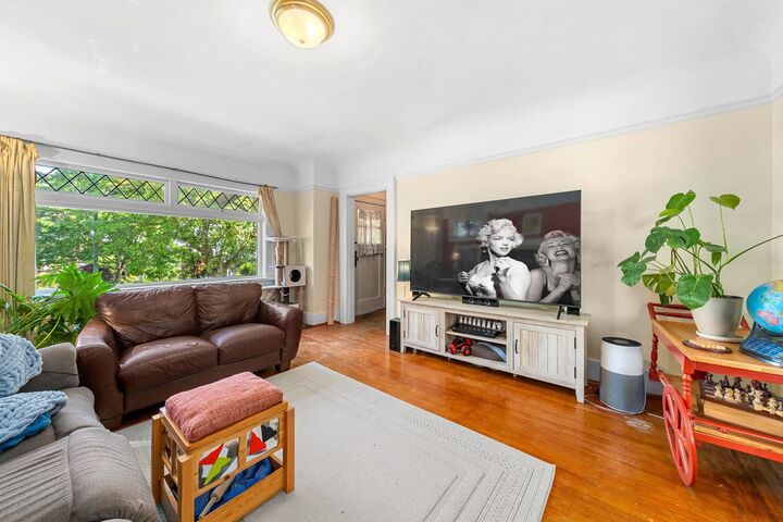 Property Photo:  3218 W 6th Avenue  BC V6K 1X8 