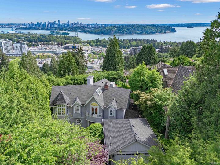 880 Younette Drive — photo 1