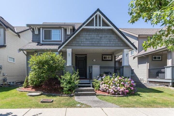 7015 195 Street — photo 1