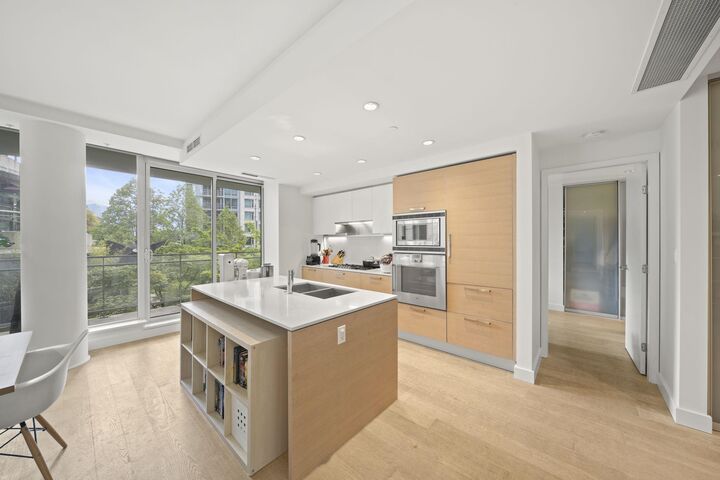 Property Photo:  1409 W Pender Street 201  BC V6G 2S3 