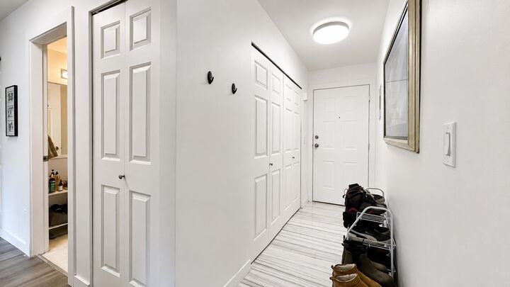 Property Photo:  32821 6th Avenue 4  BC V2V 6L1 