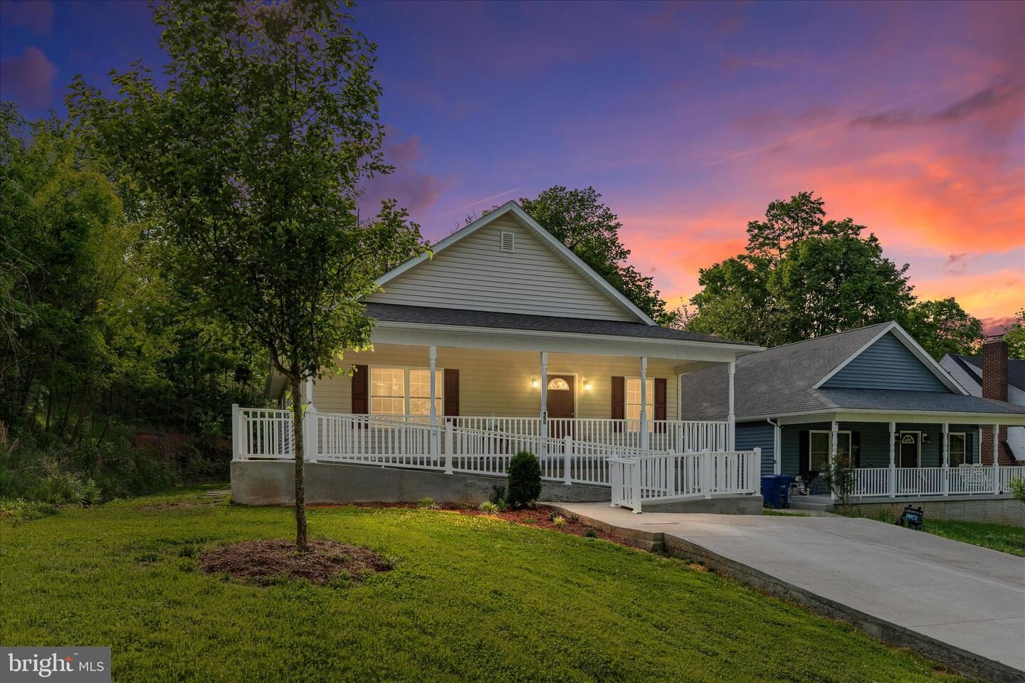 Property Photo: 950 Virginia Avenue VA 22630