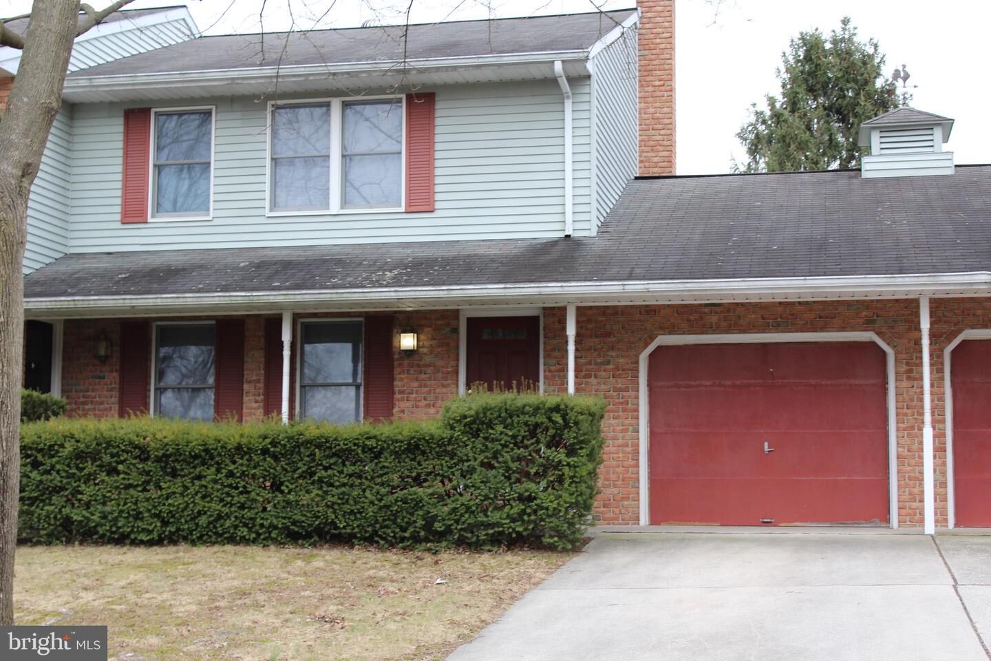 Property Photo:  2103 Foxfire Drive  PA 17055 