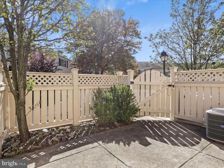 Property Photo:  1627 N Van Dorn Street  VA 22304 