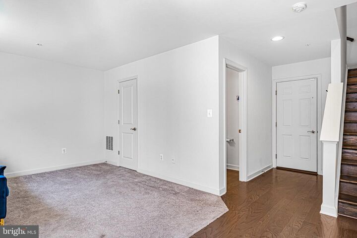 Property Photo:  7308 Wood Pond Circle  MD 20706 