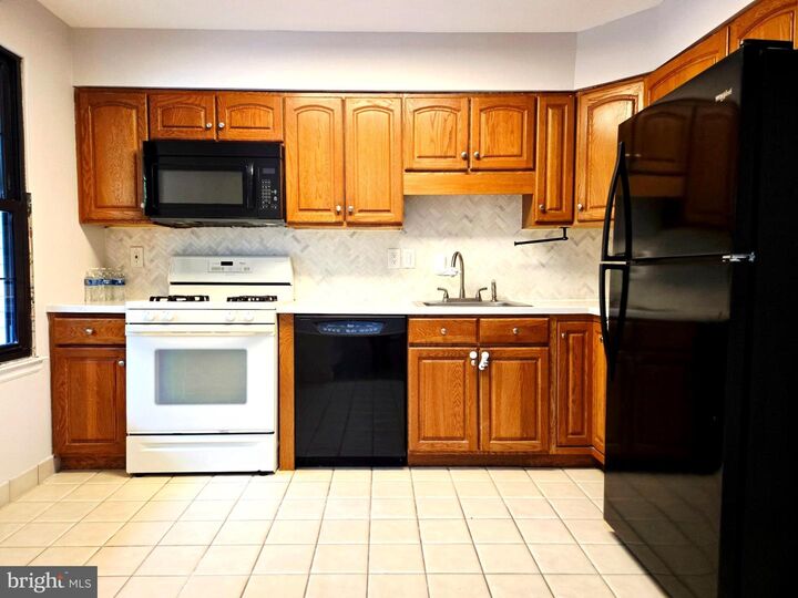 Property Photo:  14 Fawnhollow Court  NJ 08055 