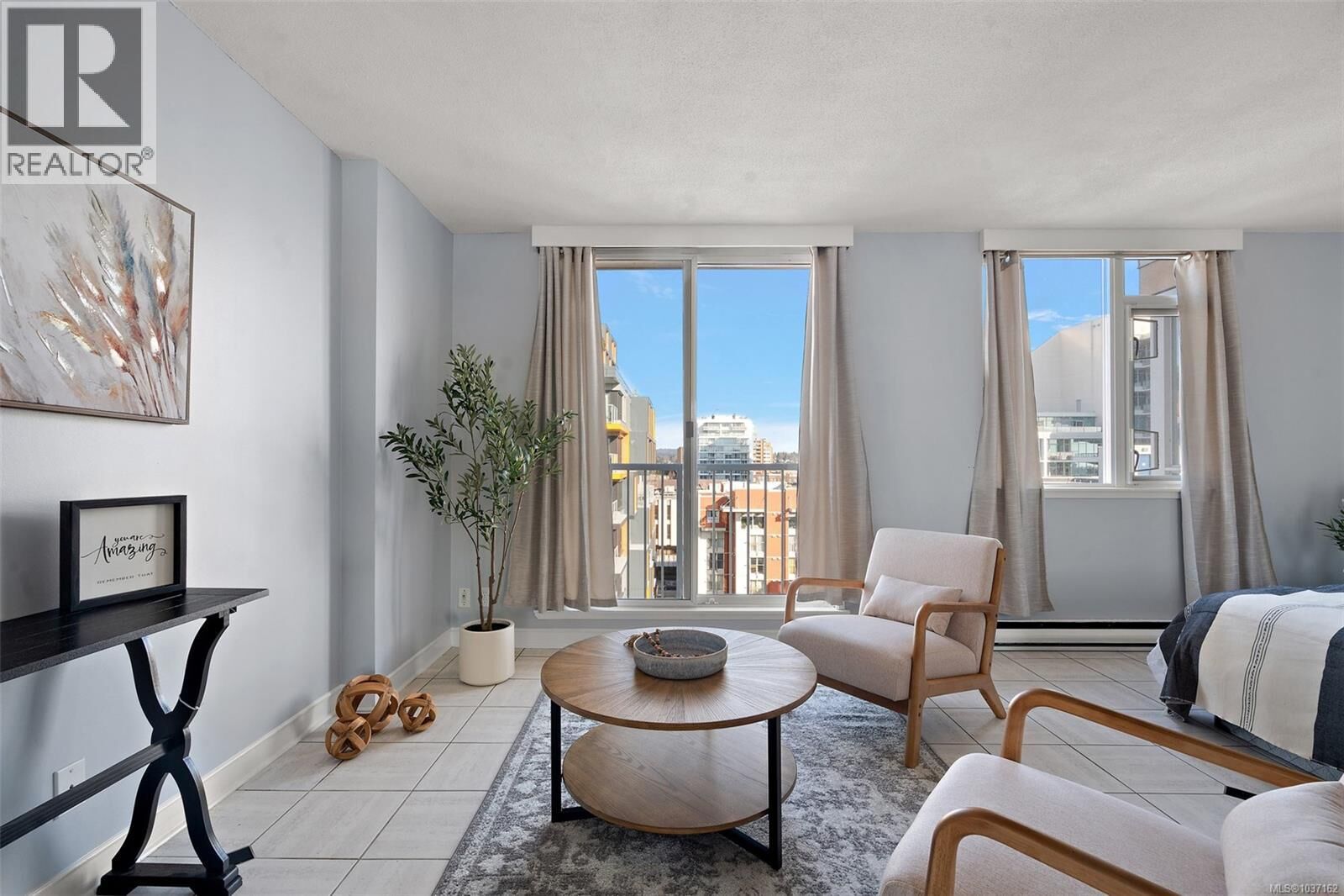 Property Photo: 835 View Street 1009 BC V8W 3W8