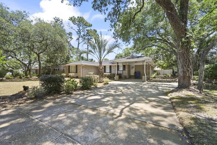 Property Photo:  602 Calhoun Rd.  SC 29577 