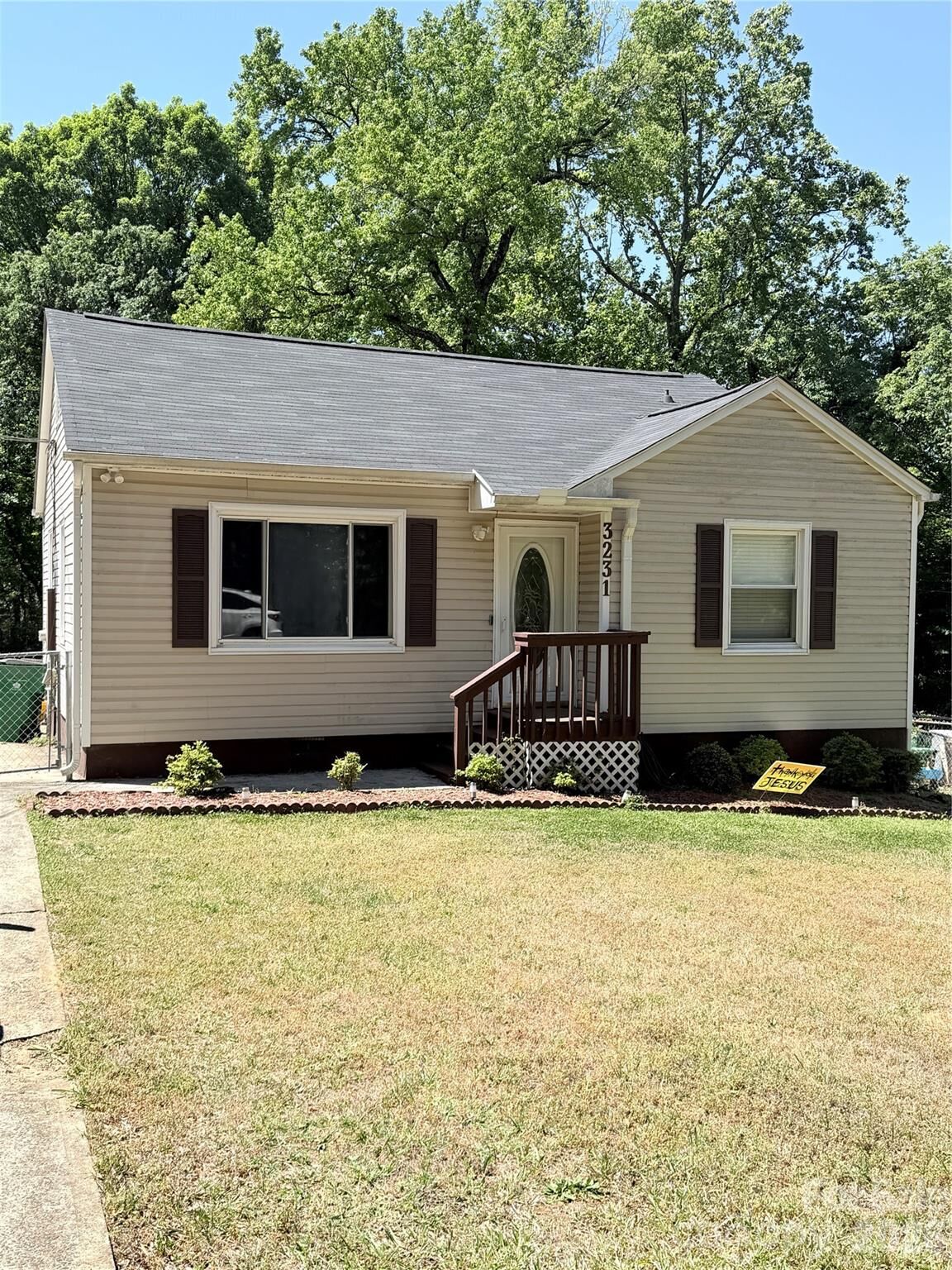 Property Photo: 3231 Carver Place NC 28269