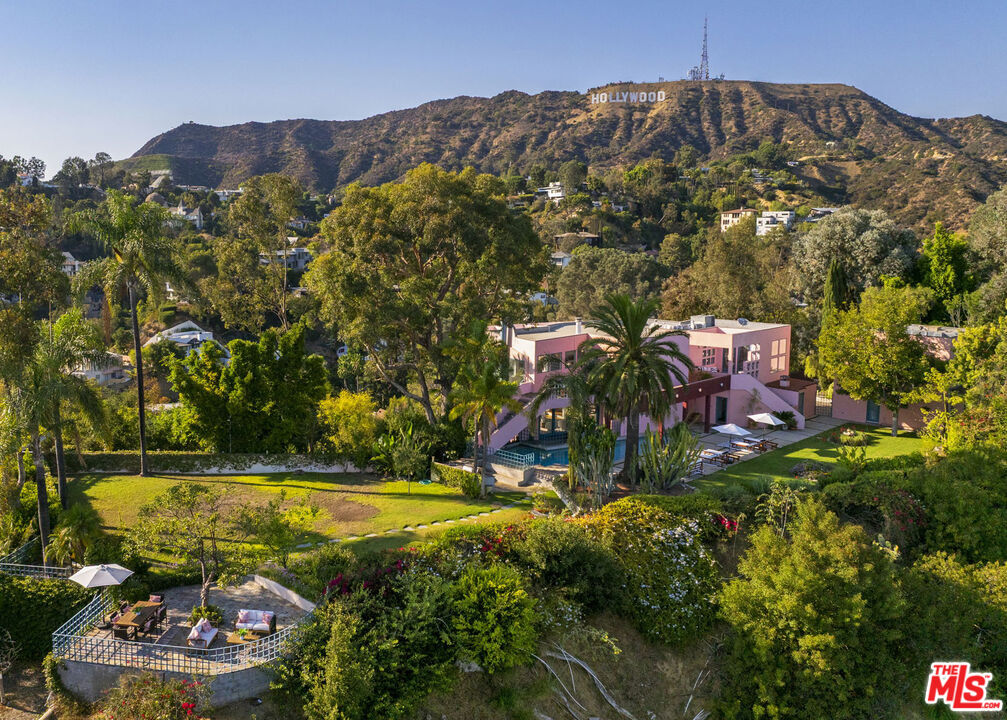 Property Photo:  2980 Hollyridge Dr  CA 90068 