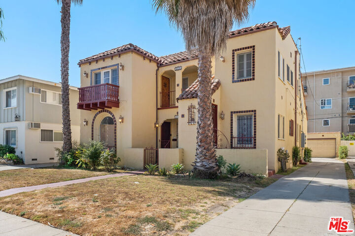 Property Photo:  8546 Saturn St  CA 90035 