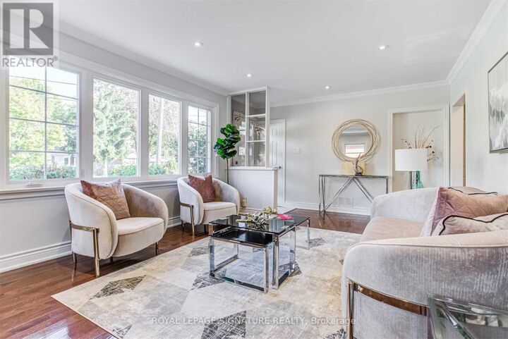 Property Photo:  50 Cartier Crescent Main  ON L4C 2N2 