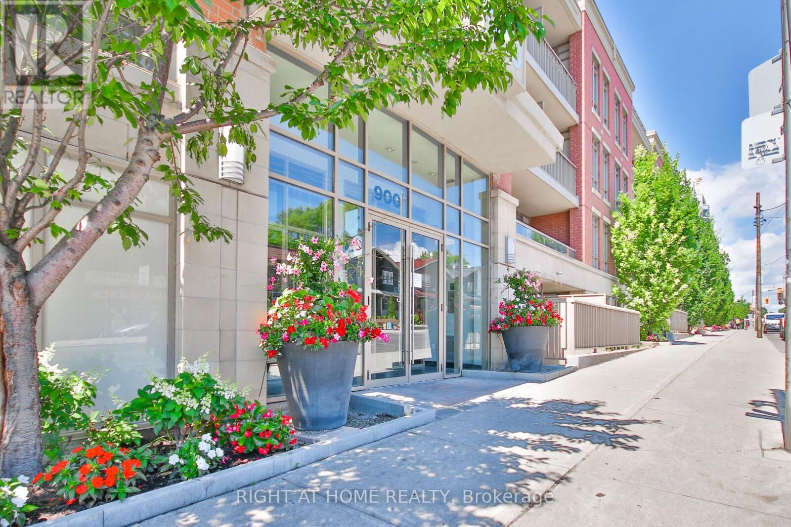 Property Photo: 900 Mount Pleasant Road 411 ON M4P 3J9