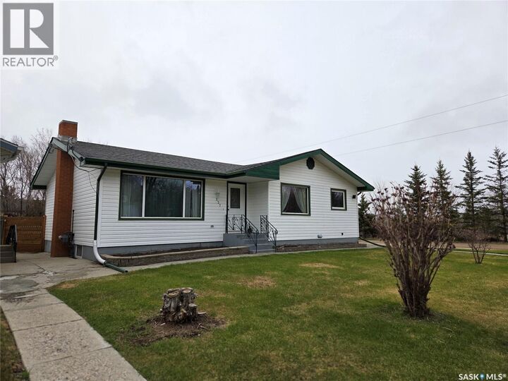 Property Photo:  237 3rd Street NW  SK S0A 4J0 