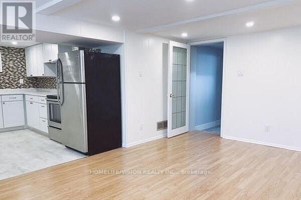 Property Photo:  19 Danube Drive Bsmt  ON M1R 1Z9 