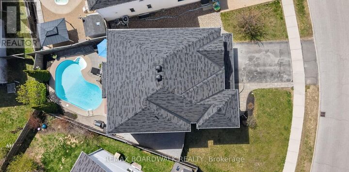 Property Photo:  64 Baywood Drive  ON K2S 2H5 