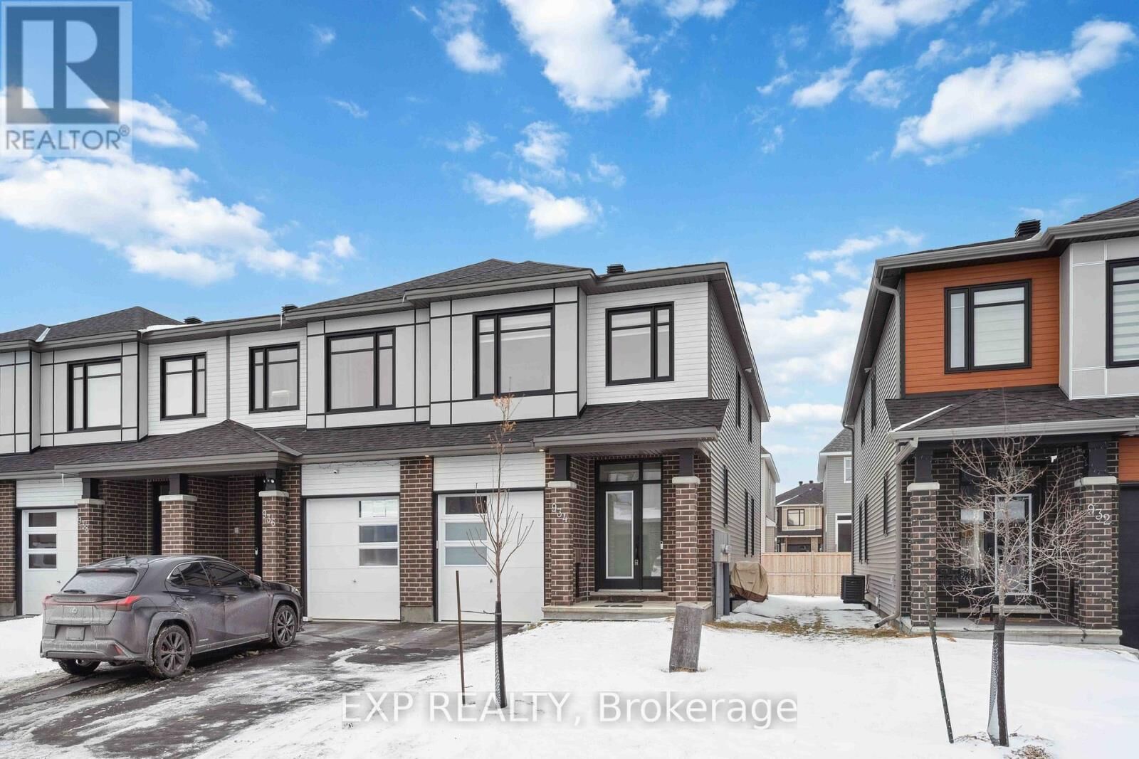 Property Photo:  934 Clarkia Street  ON K1T 0Y1 